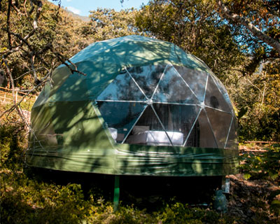 Campamento en la selva de Lucmabamba los Super Jungle Domes